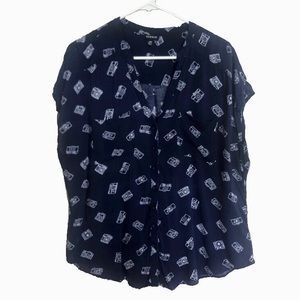 Torrid button up shirt